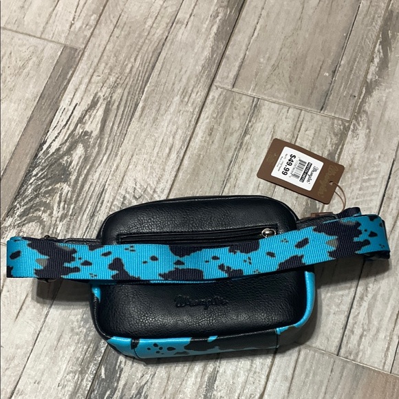 Blue and Black Crossbody Bag NWT Wrangler bag - Picture 3 of 5